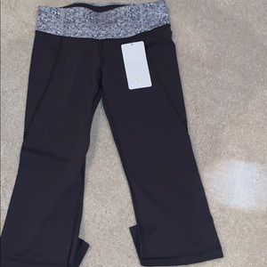 Lululemon Gather and Grow crop pant size 8 gray